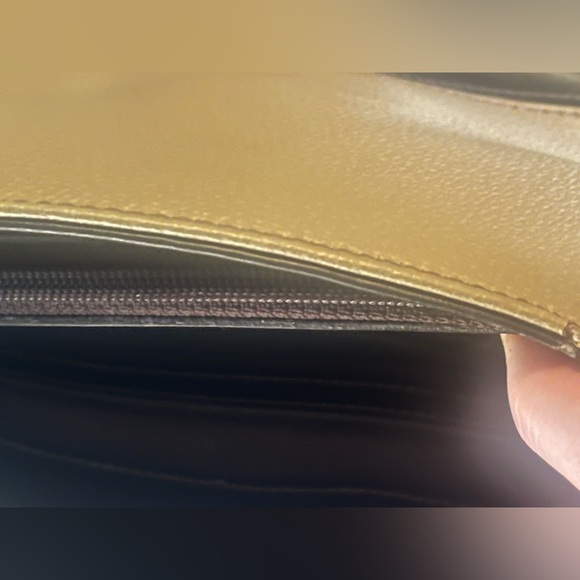 Jones New York  two-tone brown‎ purse with 2 inside zipper pockets - Picture 5 of 8